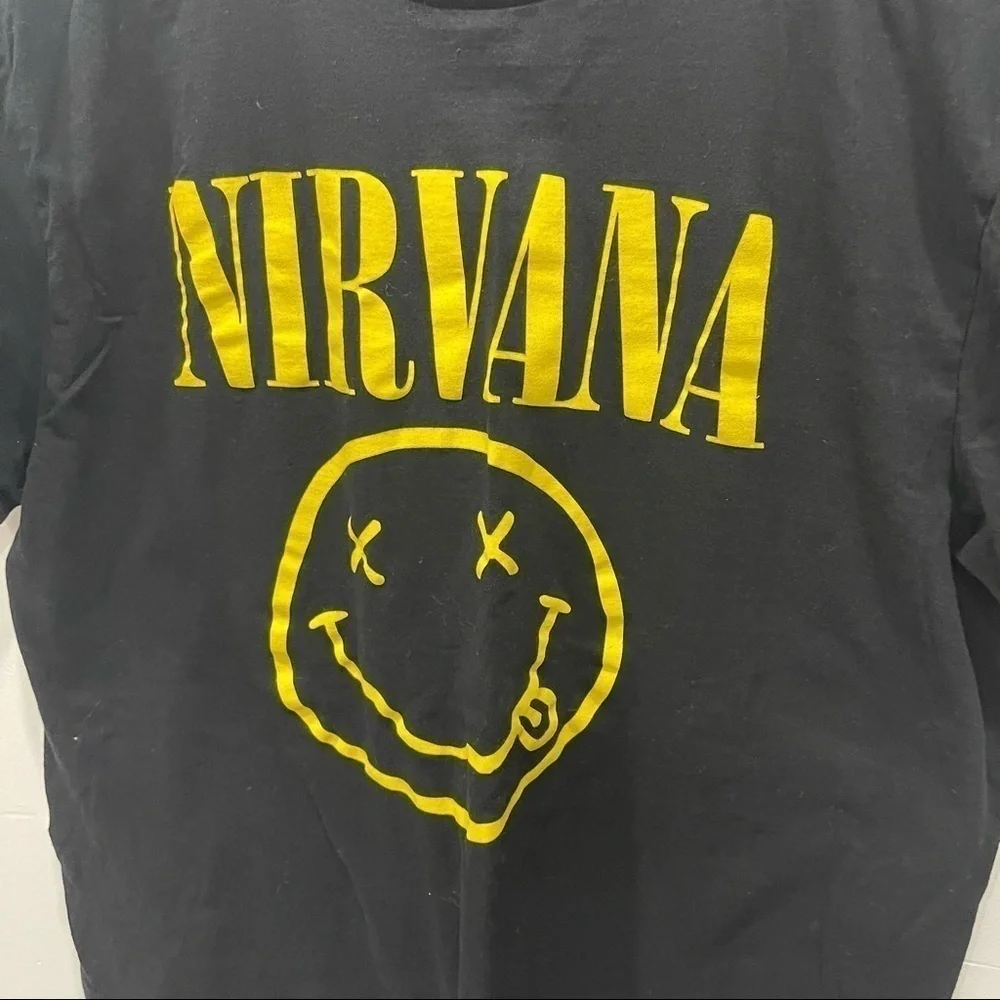 Nirvana Smiley Merch Band Tee Short Sleeve Black Large